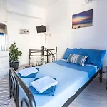 Jaana & Akis Holiday Home 1&2, Haraki